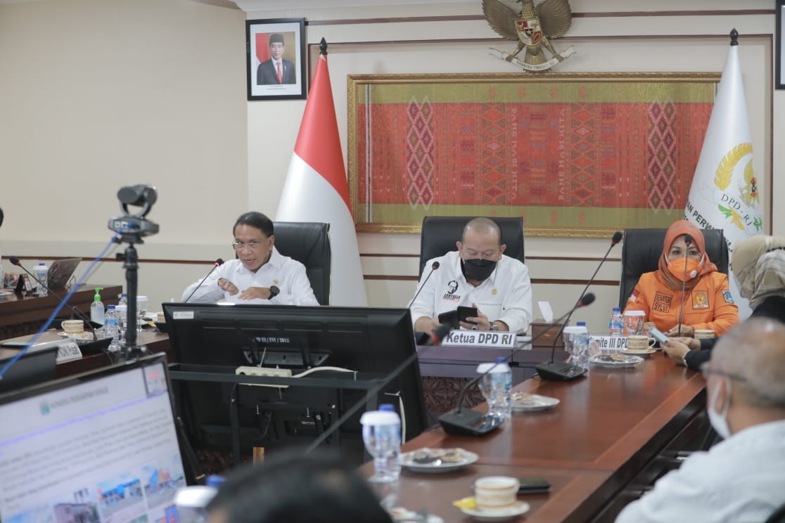 Dewan Perwakilan Daerah Republik Indonesia (DPD RI) sebagai representasi daerah akan mendukung langkah-langkah positif Kementerian Olahraga untuk suksesnya pelaksanaan PON ke XX Papua demi kemajuan dan eksistensi berbagai cabang olahraga di Indonesia. (fo
