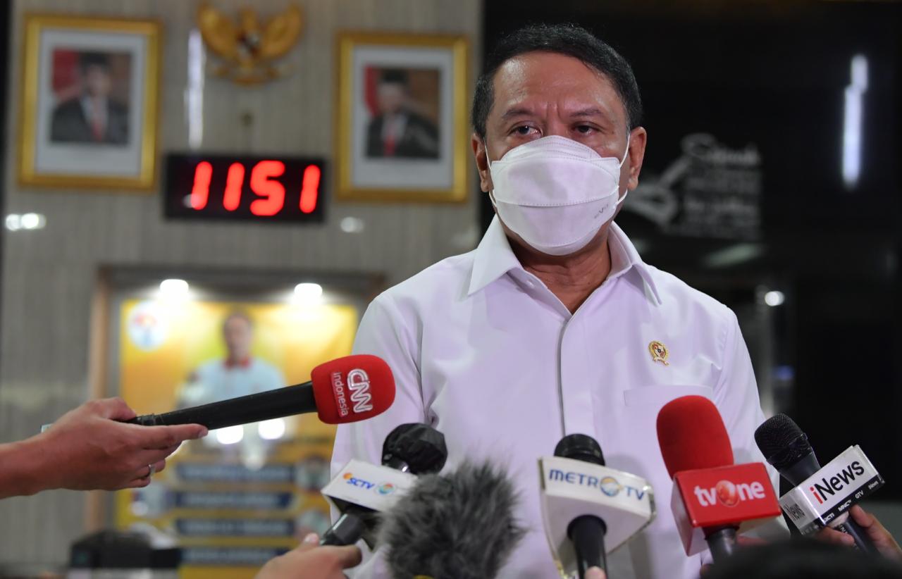 Menteri Pemuda dan Olahraga Republik Indonesia (Menpora RI) Zainudin Amali menyayangkan keputusan penyelenggara yang memaksa tim bulu tangkis Indonesia mundur dari turnamen All England Open 2021. (foto:bagus/kemenpora.go.id)