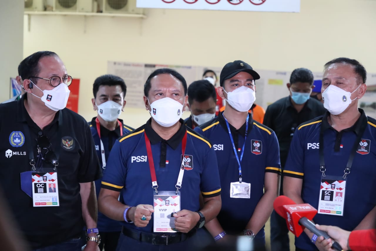 Usai membuka Piala Menpora 2021 dan menyaksikan pertandingan antara Arema FC lawan Persikabo 1973 di Stadion Manahan, Solo, Minggu (21/3) sore, Menteri Pemuda dan Olahraga Republik Indonesia (Menpora RI) Zainudin Amali menyampaikan dari sisi penyelenggara