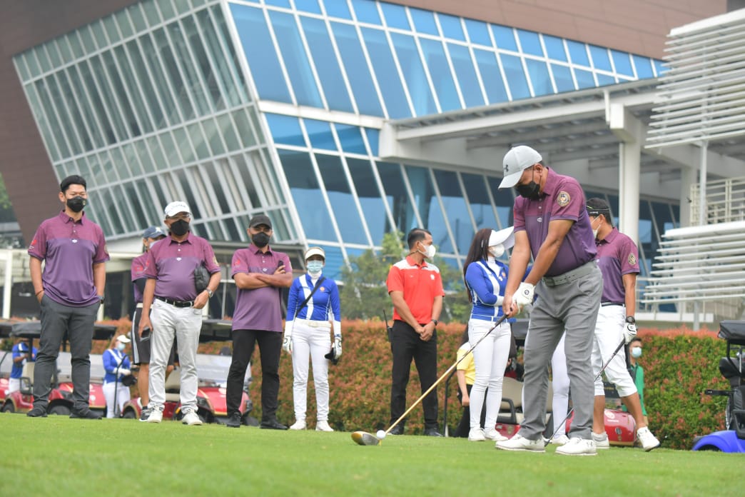Menteri Pemuda dan Olahraga Republik Indonesia (Menpora RI) Zainudin Amali mengapresiasi pelaksanaan kegiatan Launching Indonesian Corporate Golf Series Championship 2021 di Pondok Indah Golf Course, Jakarta, Minggu (4/3). Kejuaraan ini diselenggarakan di