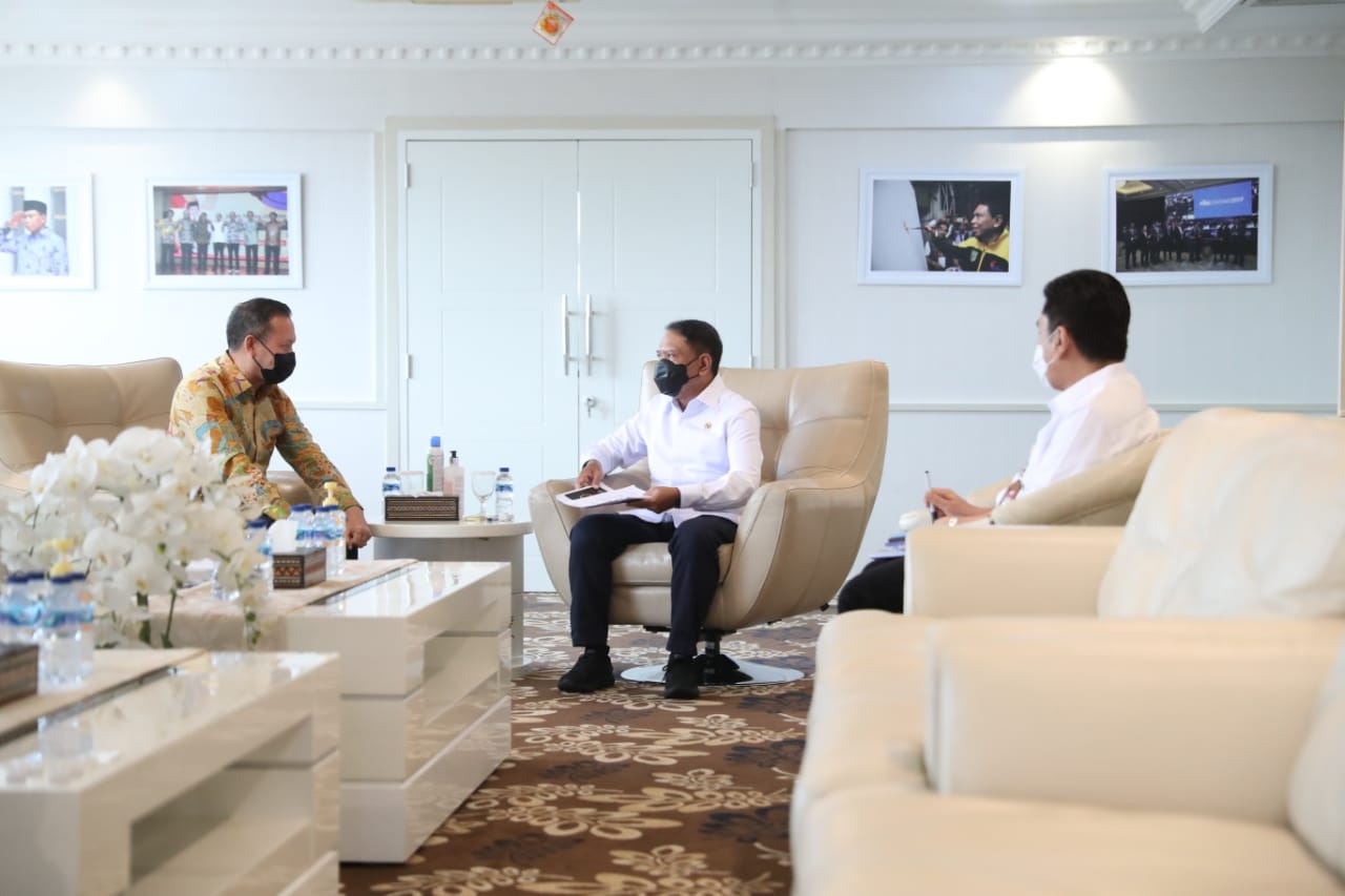 Menteri Pemuda dan Olahraga Republik Indonesia (Menpora RI) Zainudin Amali mengapresiasi dan memberi dukungan terhadap perkembangan kempo di Tanah Air. Olahraga bela diri ini diharap tetap menjaga eksistensinya. (foto:raiky/kemenpora.go.id)