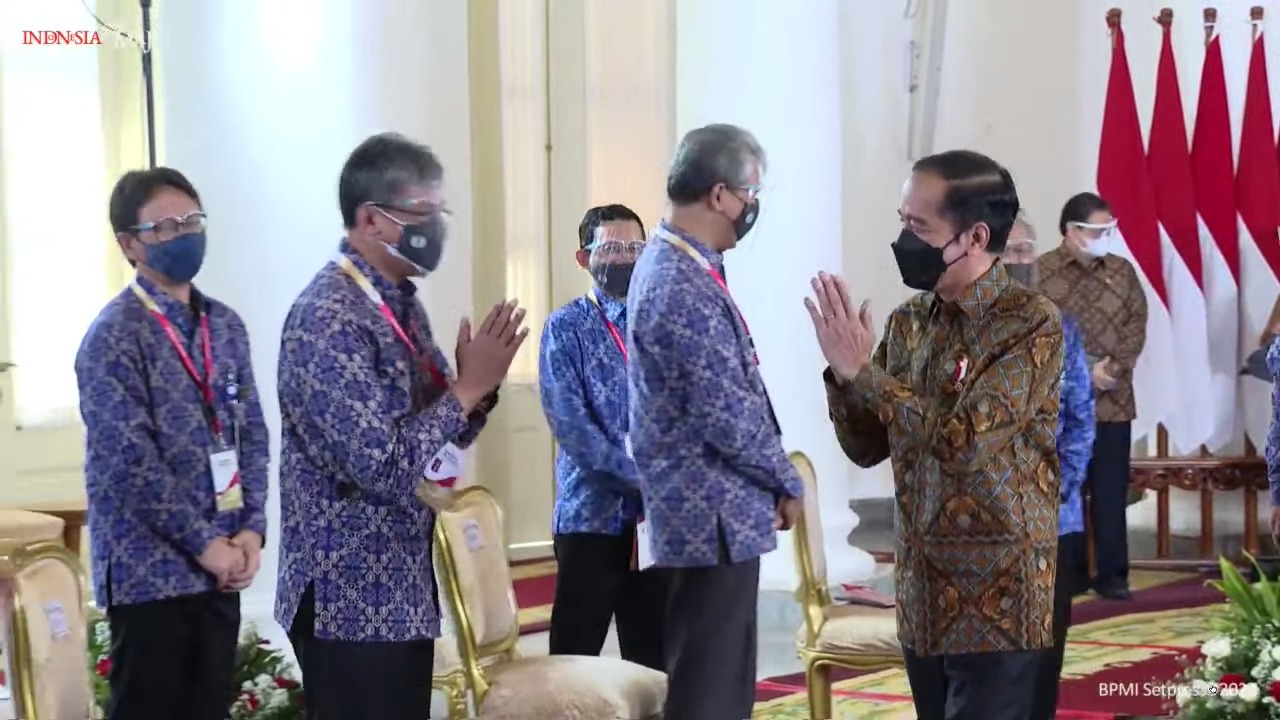 Menteri Pemuda dan Olahraga Republik Indonesia (Menpora RI) Zainudin Amali mengikuti rapat koordinasi (rakor) nasional pengawasan intern pemerintah tahun 2021 secara virtual dari Situation Room, Lantai 9, Kemenpora, Jakarta, Kamis (27/5). Rapat koordinasi