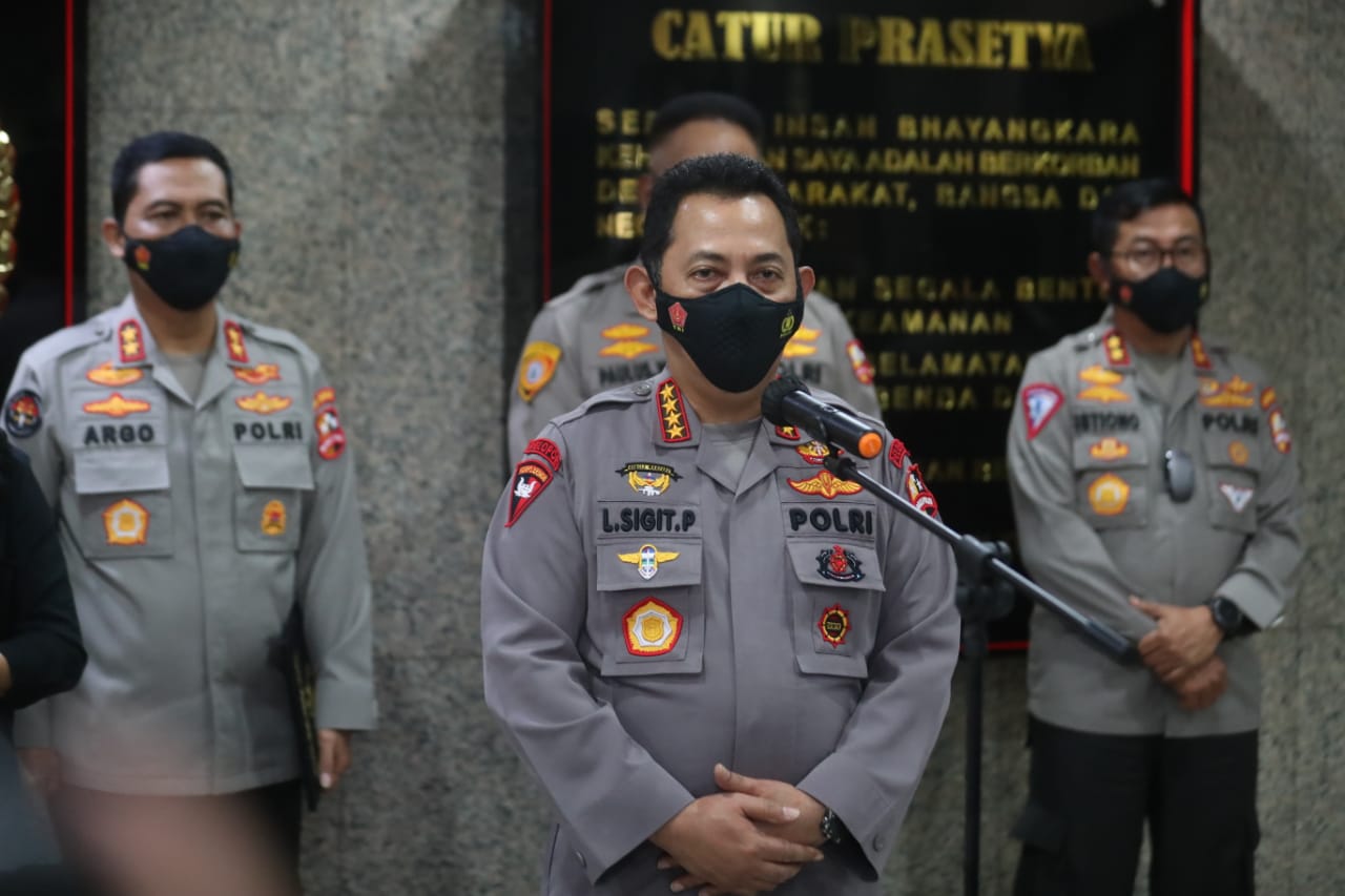 Kapolri Jenderal Listyo Sigit Prabowo mengatakan bahwa penyelenggaraan Turnamen Pra Musim Piala Menpora berjalan bagus. Atas dasar hal tersebut izin penyelenggaraan Kompetisi Liga 1 dan Liga 2 Tahun 2021-2022 dikeluarkan dengan catatan penting yang harus