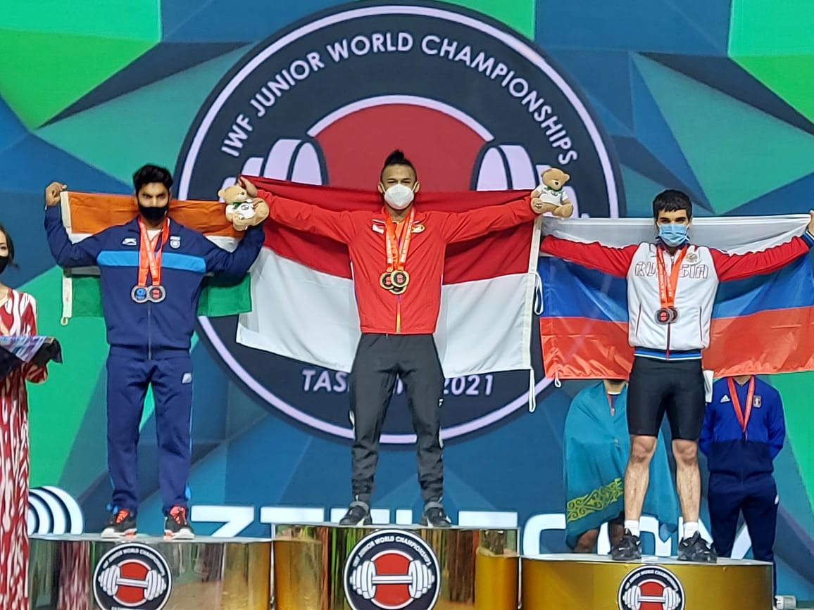 Menteri Pemuda dan Olahraga Republik Indonesia (Menpora RI) Zainudin Amali memberikan apresiasi kepada lifter muda Tanah Air, Rizki Juniansyah. Rizki mampu menyabet tiga emas dan sekaligus memecahkan tiga rekor dunia junior dalam Kejuaraan Dunia Angkat Be