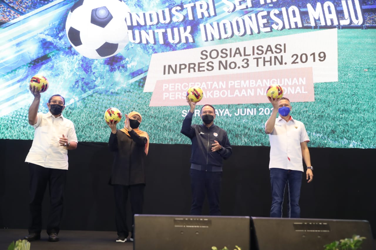 Menteri Pemuda dan Olahraga Republik Indonesia (Menpora RI) Zainudin Amali secara resmi membuka acara sosialisasi perdana Instruksi Presiden (Inpres) nomor 3 tahun 2019 tentang Percepatan Pembangunan Persepakbolaan Nasional di Surabaya, Jawa Timur, Jumat