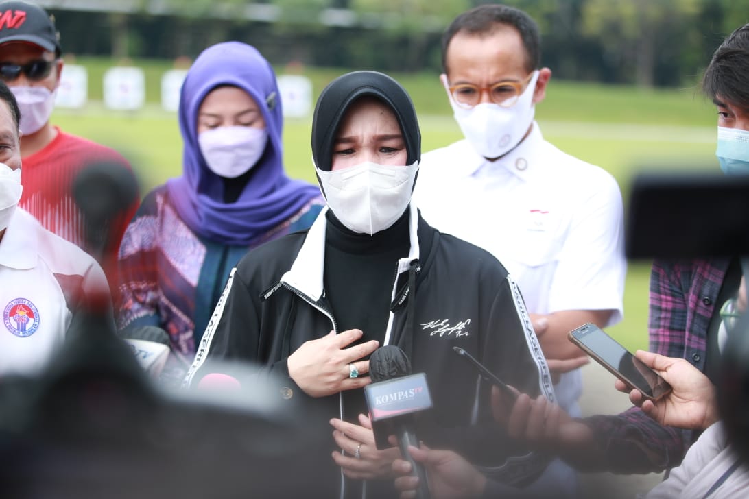  Ketua Umum Persatuan Panahan Seluruh Indonesia (PERPANI) Illiza Sa'aduddin Djamal melontarkan pujian dan apresiasi kepada Menteri Pemuda dan Olahraga Republik Indonesia (Menpora RI) Zainudin Amali atas dukungannya terhadap cabang olahraga panahan sehingg