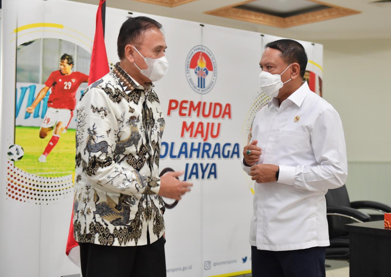 Menteri Pemuda dan Olahraga Republik Indonesia (Menpora RI) Zainudin Amali mengungkapkan bahwa kompetisi Liga 1 akan mulai bergulir pada awal Juli antara tanggal 7 dan 10 Juli 2021 mendatang. Kemudian Liga 2 akan bergulir dua minggu setelah kick off Liga