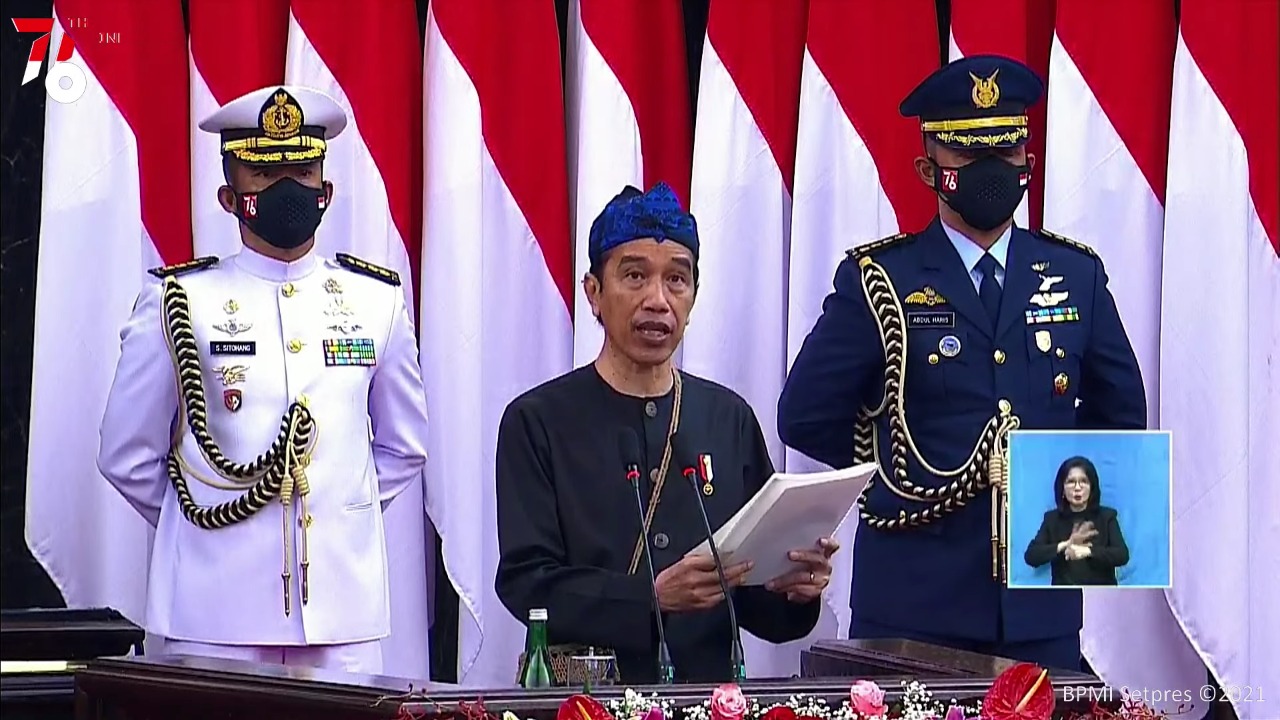 Presiden Joko Widodo menyampaikan pidato pengantar tentang Rancangan Undang-Undang Anggaran Pendapatan dan Belanja Negara (APBN) tahun anggaran 2022 beserta Nota Keuangan dalam Rapat Paripurna Dewan Perwakilan Rakyat Republik Indonesia (DPR RI), Senin (16