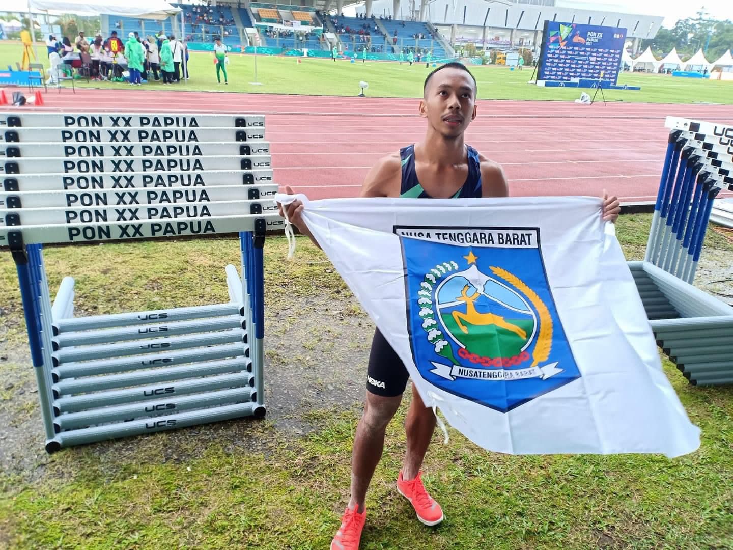 Kontingen Provinsi Nusa Tenggara Barat (NTB) berhasil meraih medali emas kedua lewat cabang olahraga atletik pada nomor lompat jauh putra yang disumbangkan Sapwaturrahman.(foto:koniNTB)