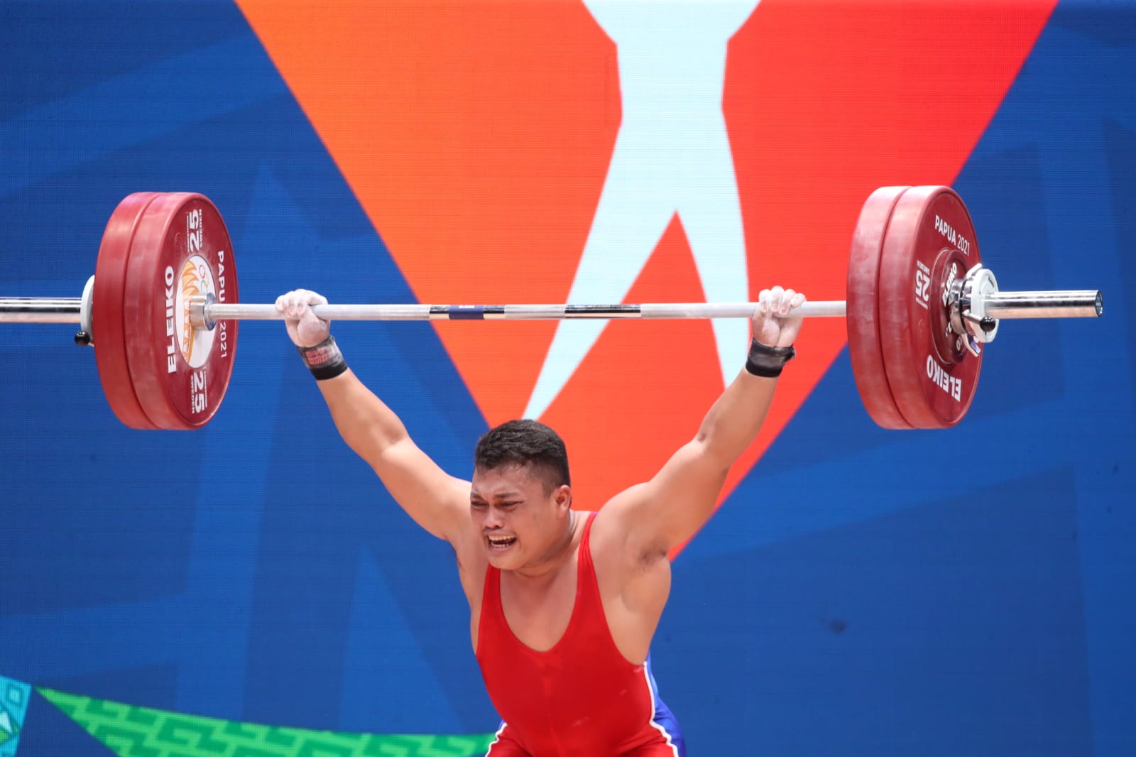 Menteri Pemuda dan Olahraga Republik Indonesia (Menpora RI) Zainudin Amali berharap cabor angkat besi yang saat ini berlaga di PON XX Papua 2021 mampu berprestasi untuk Olimpiade Paris 2024 mendatang.(foto:putra/kemenpora.go id)