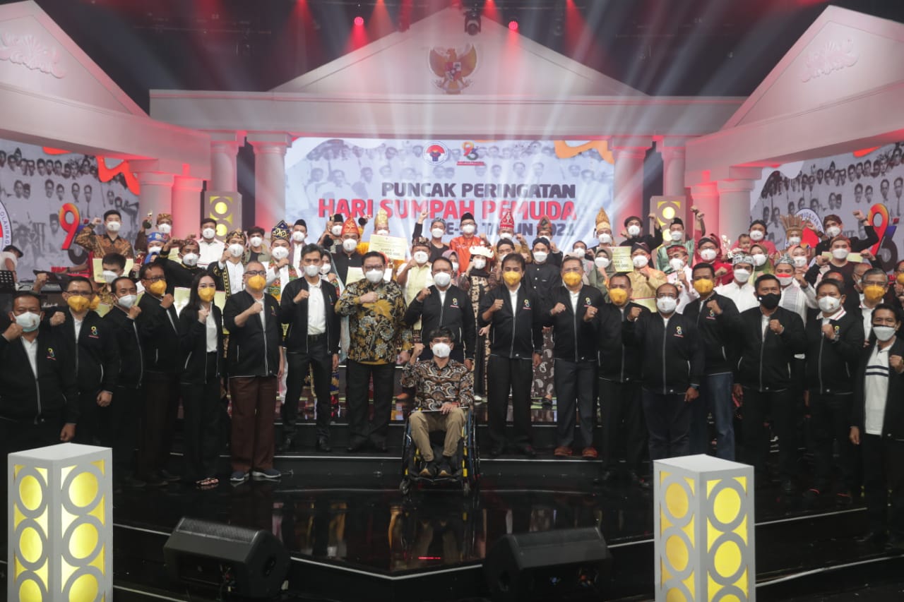 Menteri Pemuda dan Olahraga Republik Indonesia (Menpora RI) Zainudin Amali menyampaikan peringatan Hari Sumpah Pemuda (HSP) ke-93 mengambil tema: Bersatu, Bangkit, dan Tumbuh. Tema tersebut diambil untuk menegaskan kembali komitmen yang telah dibangun ole