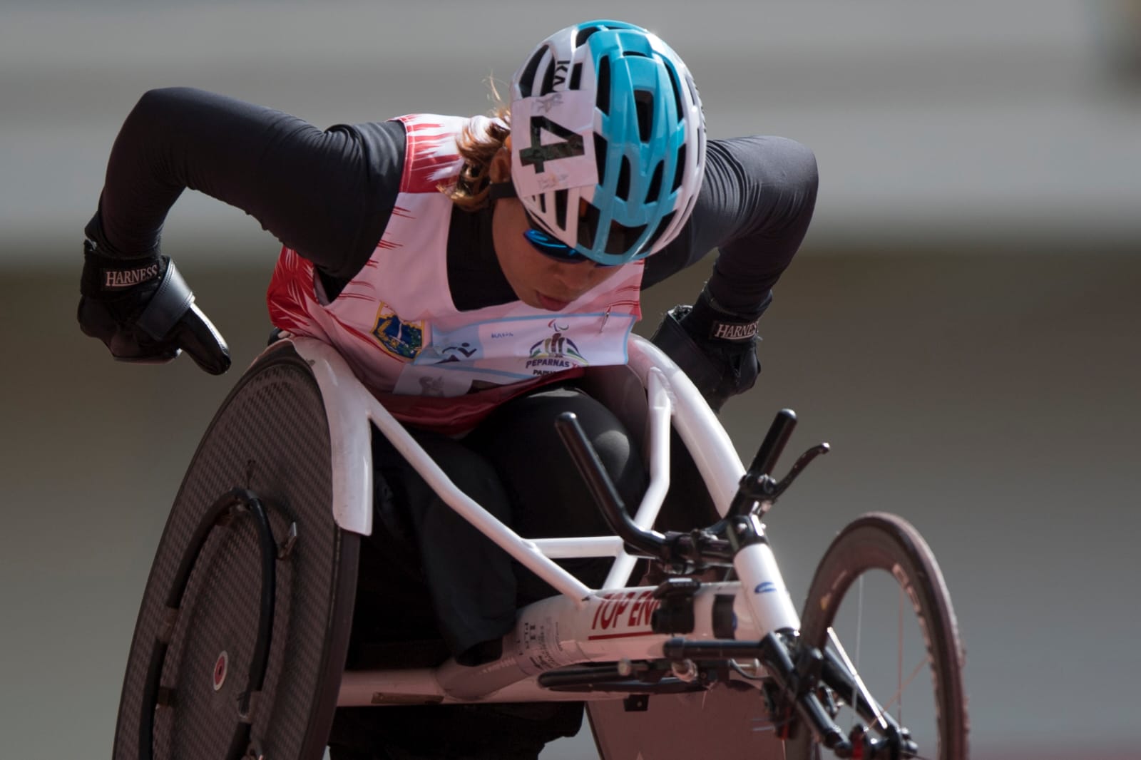 Sejumlah rekor nasional tercipta pada ajang Pekan Paralimpik Nasional (Peparnas) XVI Papua 2021, diantaranya dari cabang olahraga (cabor) para atletik dan renang. Rekor pertama ditorehkan dari cabang olahraga Para Atletik, Maria Goreti Samiyati. (foto: AN