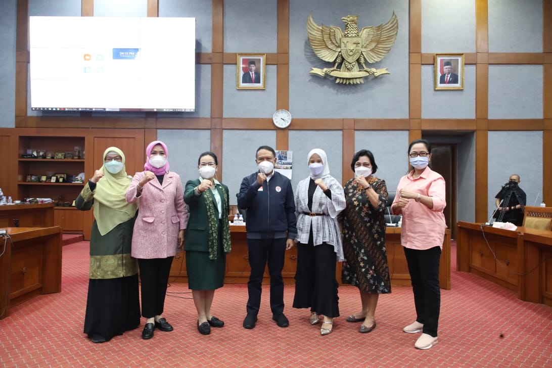 Anggota Komisi X DPR RI memberikan apresisiasi kepada Menpora Amali atas keberhasilan penyerapan anggaran APBN Kemenpora per 1 Desember 2021 yang telah mencapai 83,48%. Komisi X juga mendorong Menpora Amali melakukan percepatan penyerapan sisa APBN Kemenp