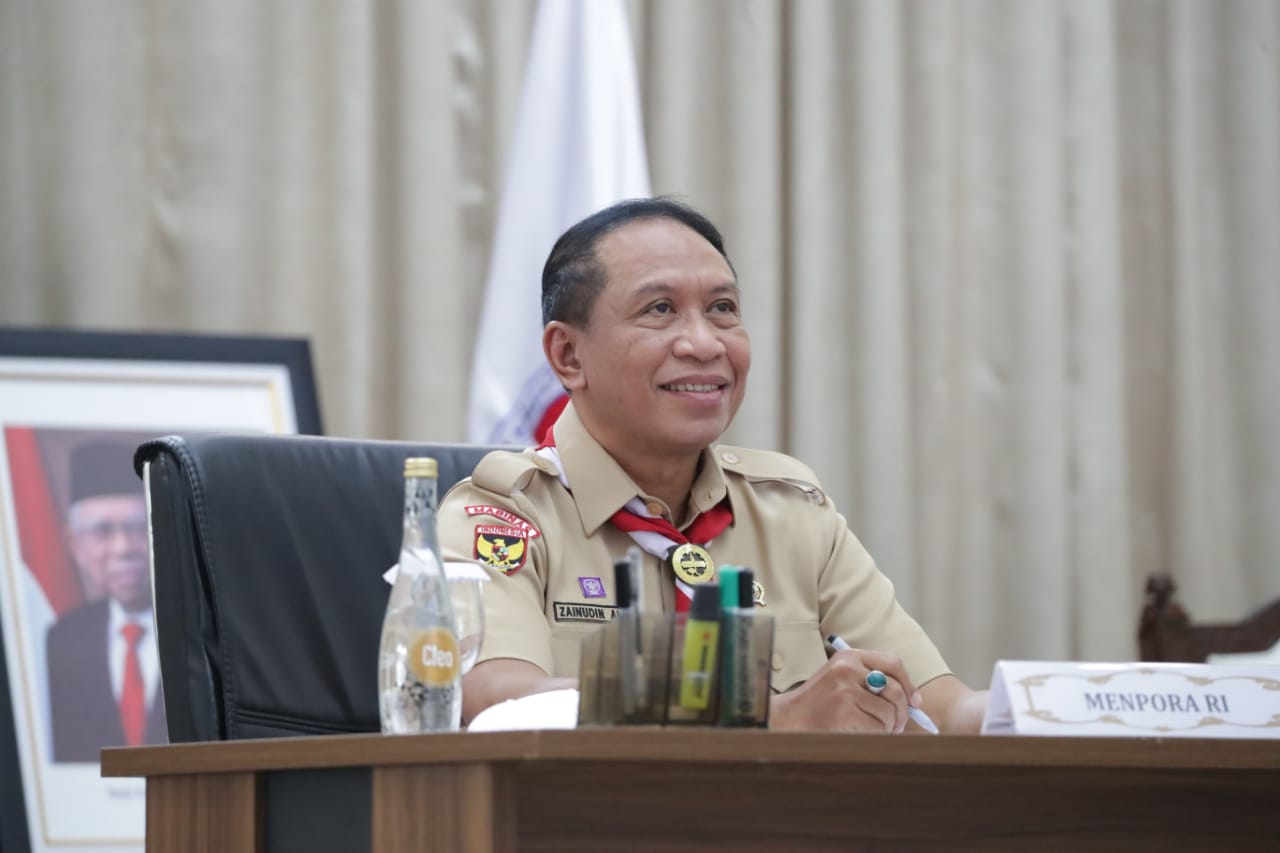 Menteri Pemuda dan Olahraga Republik Indonesia (Menpora RI), Zainudin Amali mewakili Presiden Joko Widodo menjadi Pembina upacara pada upacara pembukaan kegiatan Perkemahan Wirakarya Nasional Tahun 2021 secara virtual dari Medan, Sumatera Utara, Sabtu (4/