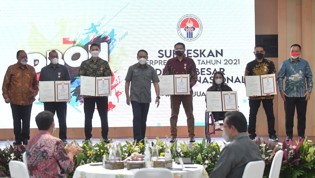 Menteri Pemuda dan Olahraga Republik Indonesia (Menpora RI), Zainudin Amali memberikan penghargaan Satya Lancana Dharma Olahraga dan apresiasi berupa bonus kepada pelaku olahraga berprestasi di Tanah Air. Penyerahan penghargaan ini dilakukan di Auditoriun