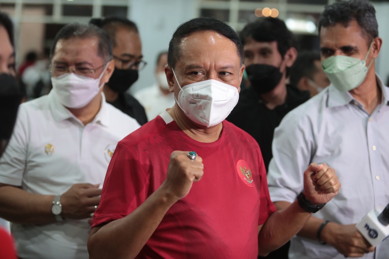 Menteri Pemuda dan Olahraga Republik Indonesia (Menpora RI), Zainudin Amali memberikan apresiasi kepada para pemain tim nasional yang sudah berjuang dan memperlihatkan perlawananya dalam pertandingan leg pertama Final Piala AFF 2020 yang digelar di Nation