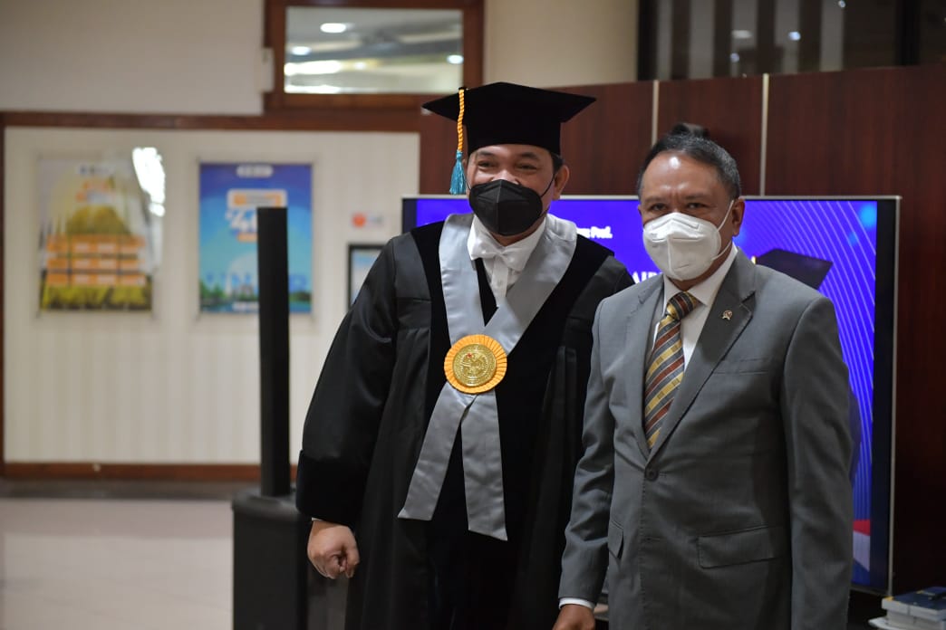 Menteri Pemuda dan Olahraga Republik Indonesia (Menpora RI) Zainudin Amali menghadiri acara penganugerahan Prof. Dr. Achsanul Qosasi, CFSA, CFrA sebagai Guru Besar Kehormatan Universitas Airlangga (Unair) di Gedung Garuda Mukti Unair Surabaya, Jawa Timur,