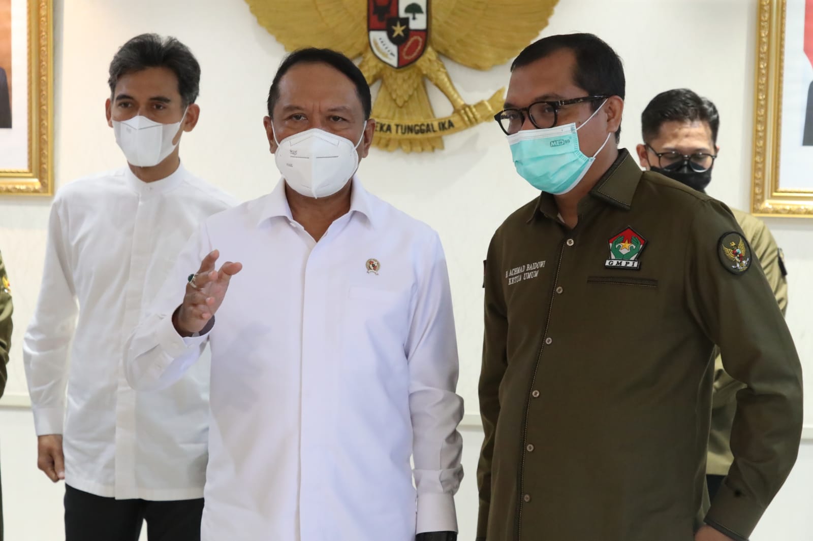 Menteri Pemuda dan Olahraga Republik Indonesia (Menpora RI), Zainudin Amali menerima audiensi pengurus Pimpinan Pusat Generasi Muda Pembangunan Indonesia (GMPI), di ruang kerjanya, Gedung Kemenpora, Senayan Jakarta Pusat, Jumat (4/3). (foto:putra/kemenpor