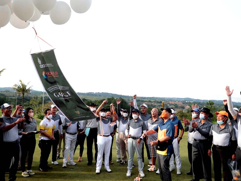 Menpora Amali Buka Economic Recovery Golf Tournament IKA FISIP Universitas Diponegoro Tahun 2022