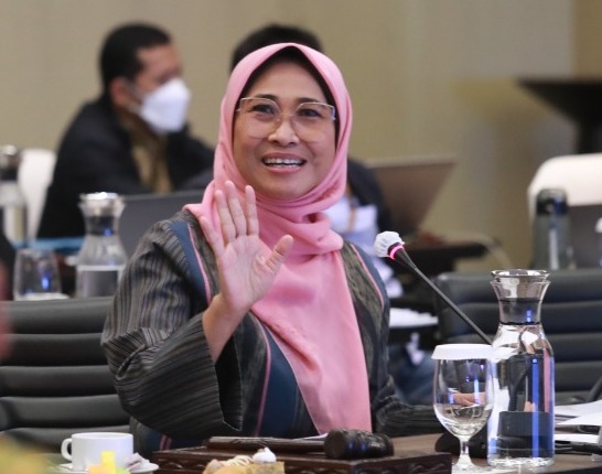 Wakil Ketua Komisi X Dewan Perwakilan Rakyat (DPR) Hetifah Sjaifudian mengapresiasi langkah  tim review Peningkatan Prestasi Olahraga Nasional (PPON) Kementerian Pemuda dan Olahraga (Kemenpora) yang memberangkatkan atlet di SEA Games 2021 (diselenggarakan