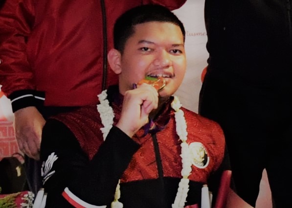 Tim Indonesia dari cabang olahraga E-Sports-Free fire (Mobile ) berhasil meraih satu medali emas di SEA Games Vietnam 2021. Raihan emas ini merupakan yang pertama diraih Indonesia di ajang SEA Games.(foto:bagus/kemenpora.go.id)