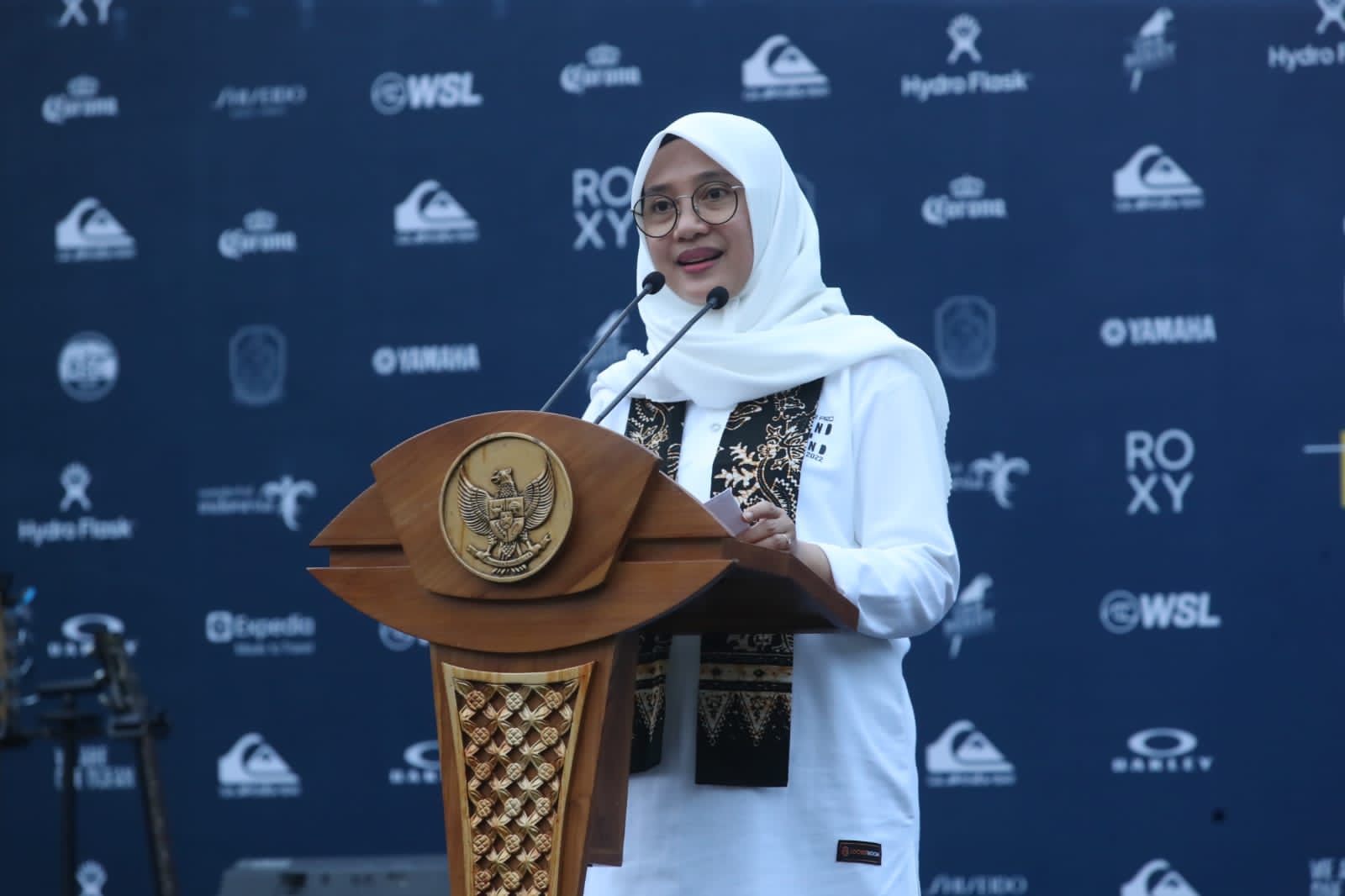 Bupati Banyuwangi Ipuk Fiestiandani sampaikan ucapan terima kasih kepada Menpora Amali yang dengan sepenuh hati mendukung hingga terselenggaranya kejuaraan WSL Championship Tour 2022 di Pantai Plengkung. Menurutnya, hal itu sebagai bentuk negara hadir dal