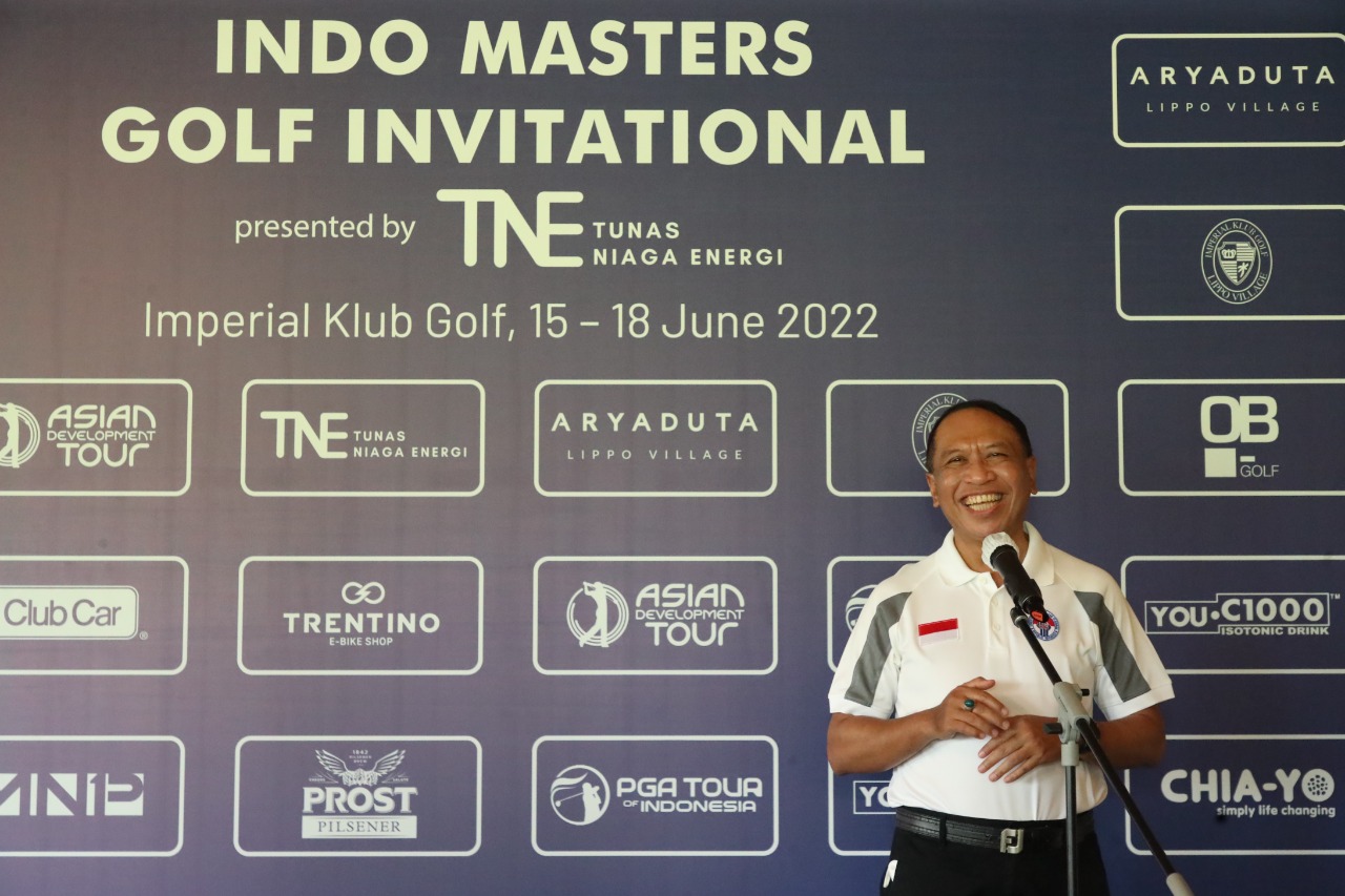 Menteri Pemuda dan Olahraga Indonesia (Menpora RI) Zainudin Amali ingin atlet golf Indonesia meningkatkan kemampuannya. Sehingga, pegolf Tanah Air bisa tampil di Olimpiade Paris 2024 mendatang. (foto:putra/kemenpora.go.id)
