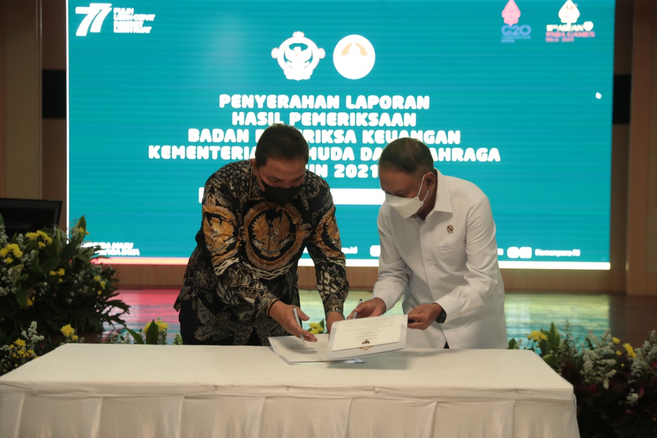 Kementerian Pemuda dan Olahraga Republik Indonesia (Kemenpora RI) kembali meraih predikat opini Wajar Tanpa Pengecualian (WTP) usai Menpora Amali menerima Laporan Hasil Pemeriksaan (LHP) Kemenpora Tahun Anggaran 2021 dari Badan Pemeriksa Keuangan Republik