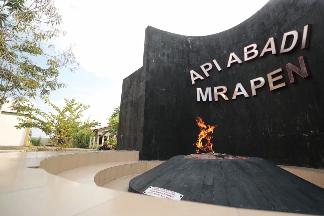 Api Abadi Mrapen memiliki sejarah panjang mengiringi jejak prestasi olahraga di Indonesia. Keabadian nyala api mrapen sering digunakan untuk pengambilan api pertama Torch Relay (pawai obor) di ajang olahraga Indonesia. Salah satunya untuk Asean Para Games