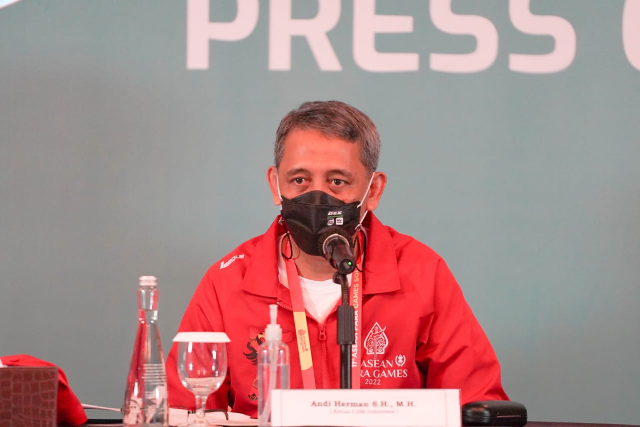 CDM Kontingen Indonesia ASEAN Para Games Solo 2022 Andi Herman optimis tinggi target prestasi dapat tercapai. Hal itu disampaikan saat mengadakan jumpa pers tentang update medali dan perjuangan atlet Indonesia, di Media Center Utama APG, Hotel Swiss-Belin