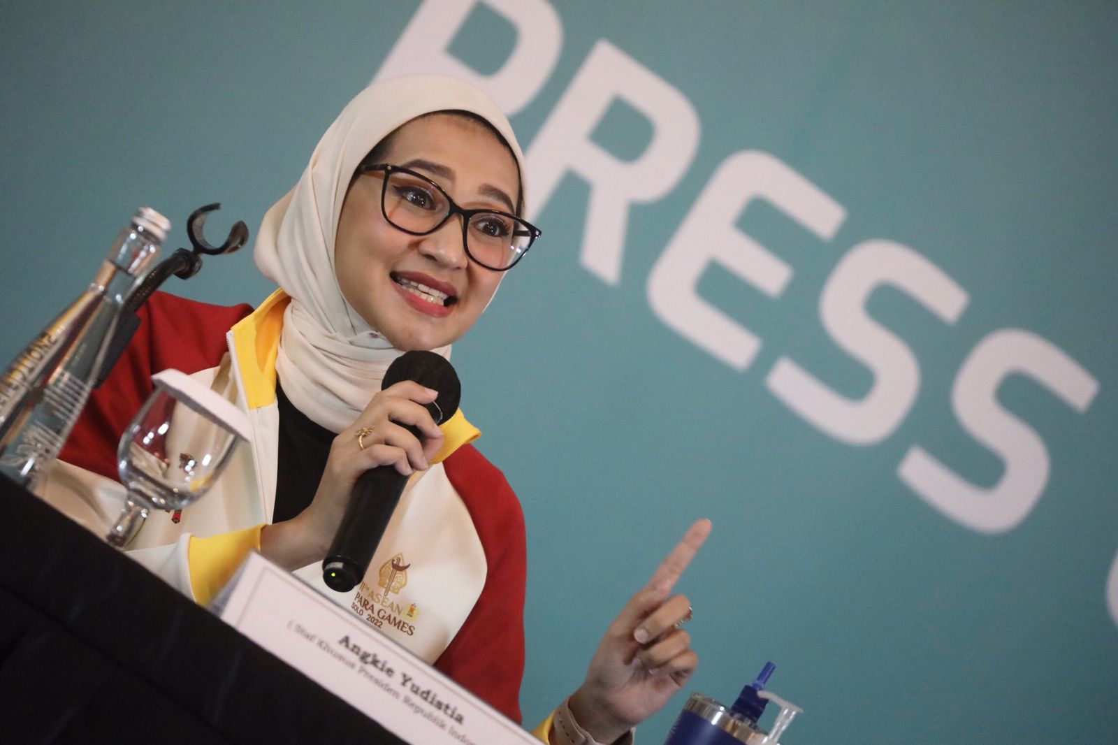 Staf Khusus Presiden Joko Widodo, Angkie Yudistia mengatakan Indonesia telah berhasil menjadi tuan rumah yang baik dalam pelaksanaan Asean Para Games Solo 2022. Hal itu disampaikan Angkie dalam konferensi pers kepada media di Swiss-Bell Hotel Solo, Sabtu