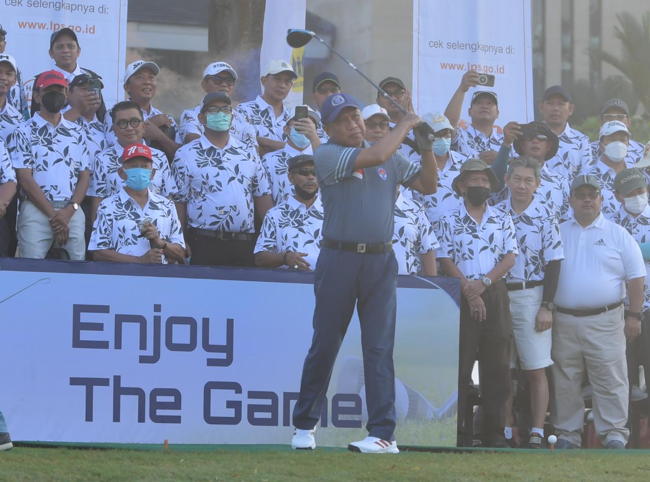 Menteri Pemuda dan Olahraga Republik Indonesia (Menpora RI) Zainudin Amali secara resmi membuka Ikanas STAN (Ikatan Keluarga Alumni Pendidikan Kedinasan Sekolah Tinggi Akuntansi Negara) Charity Golf Tournament 2022 di Royale Jakarta Golf Club, Halim Perda