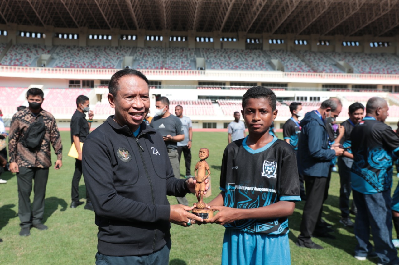 Menteri Pemuda dan Olahraga Republik Indonesia (Menpora RI) Zainudin Amali menginginkan peserta didik atau pemain muda yang berada di Papua Football Academy bisa mengikuti program dan sukses menjadi pesepak bola yang andal. Nantinya, mereka diharap bisa m