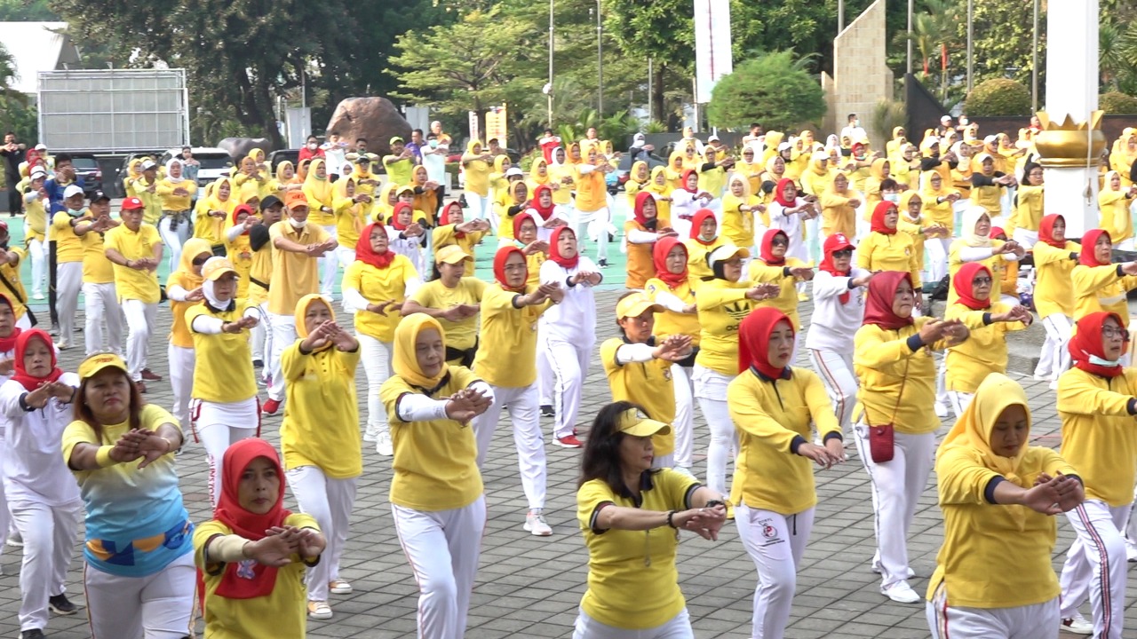 Sebanyak 500 orang dari Persatuan Olahraga Pernapasan Indonesia (PORPI) memadati halaman kantor Kementerian Pemuda dan Olahraga Republik Indonesia (Kemenpora RI) pada hari Jumat (16/9) pagi. Kehadiran mereka ini, tidak lain untuk turut berpartisipasi dala