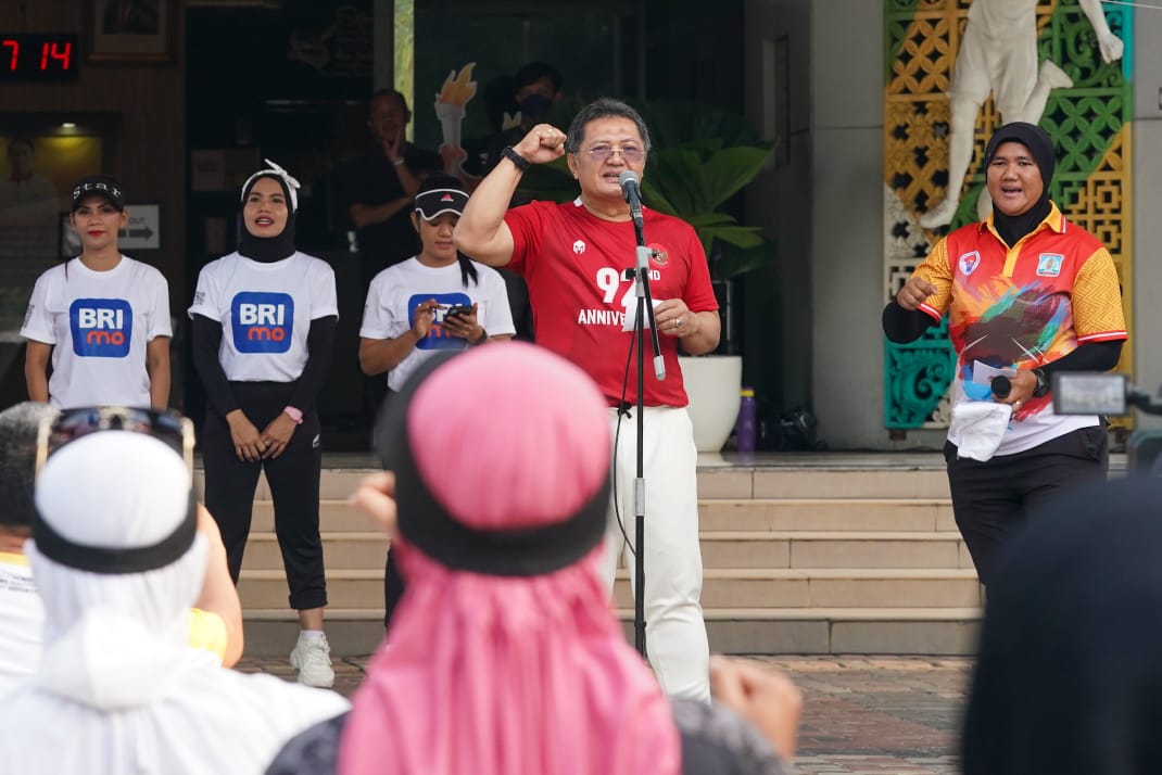 Senam rutin Hari Krida yang dilaksanakan Kementerian Pemuda dan Olahraga Republik Indonesia (Kemenpora RI) hari ini Jumat (23/9) pagi mengenalkan SKJ Pelajar 2022 di halaman kantor Kemenpora. (foto:egan/kemenpora.go.id)