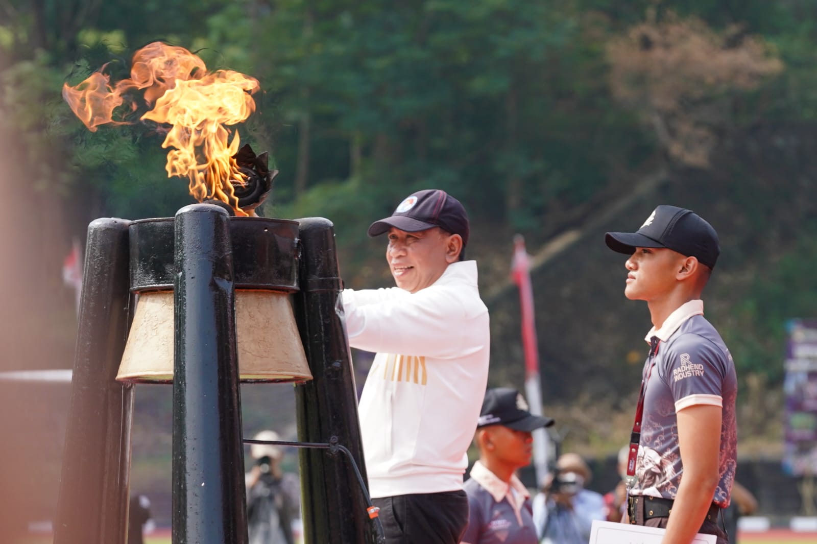 Menteri Pemuda dan Olahraga Republik Indonesia (Menpora RI) Zainudin Amali menjadi inspektur upacara Pekan Olahraga Kesenian Mahasiswa Pelajar dan Taruna (Porsimaptar) XXII yang diselenggarakan oleh Akademi Kepolisian (Akpol) di Stadion Taruna Akpol, Sem