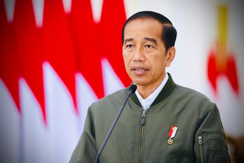 Presiden Republik Indonesia Joko Widodo (Jokowi) turut berduka atas musibah kericuhan supporter yang terjadi di Stadion Kanjuruhan pasca-laga Arema FC Vs Persebaya Surabaya pada Sabtu (1/10). Akibanya, kejadian menewaskan 129 orang dan puluhan lainnya luk