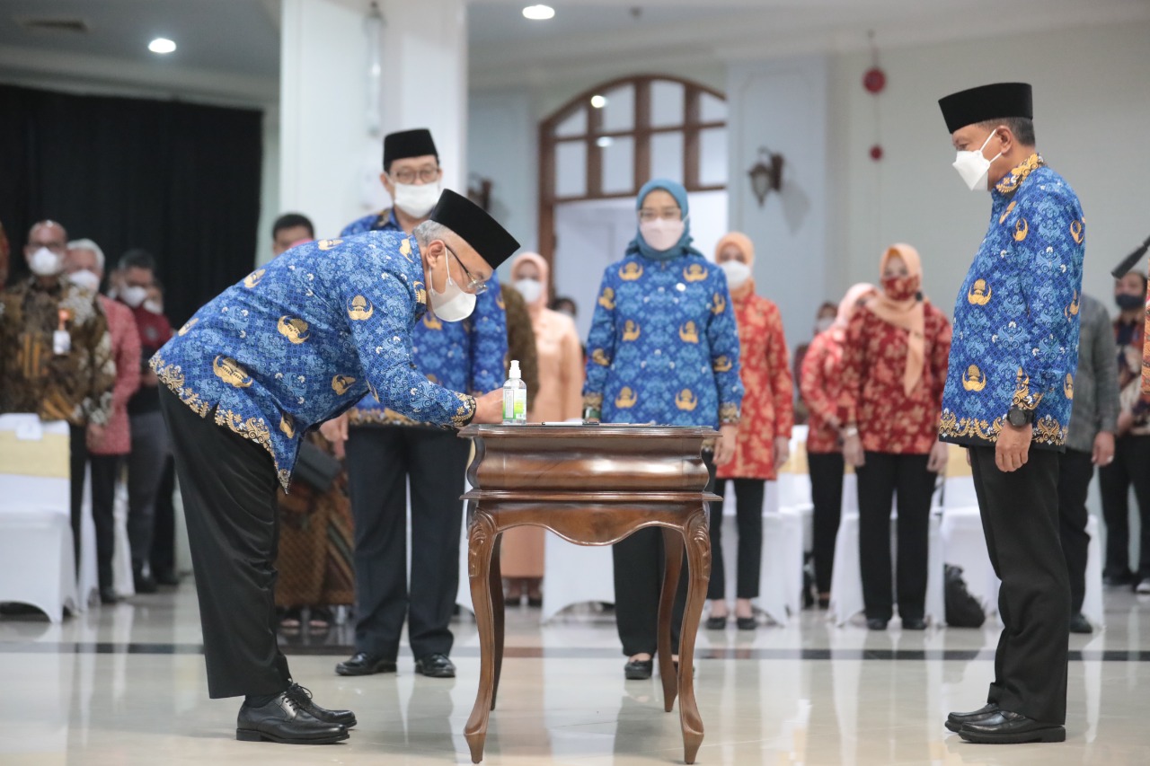Menteri Pemuda dan Olahraga Republik Indonesia (Menpora RI) Zainudin Amali, secara resmi melantik Gunawan Suswantoro sebagai Sekretaris Kementerian Pemuda dan Olahraga Republik Indonesia (Sesmenpora RI). Gunawan menggantikan Jonni Mardizal yang sebelumnya 