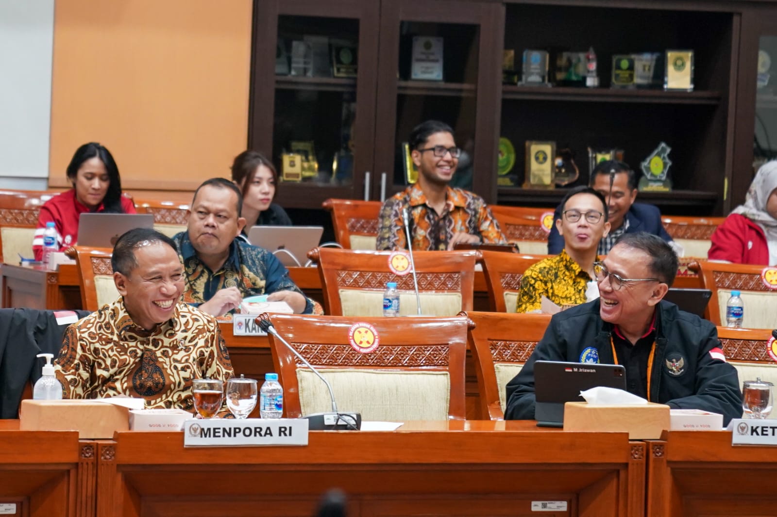 Menteri Pemuda dan Olahraga Republik Indonesia (Menpora RI) Zainudin Amali kembali menegaskan bahwa pemerintah dalam hal ini Kemenpora tidak ikut campur dan tidak akan melakukan intervensi terhadap KLB PSSI.(foto:egan/kemenpora.go.id)