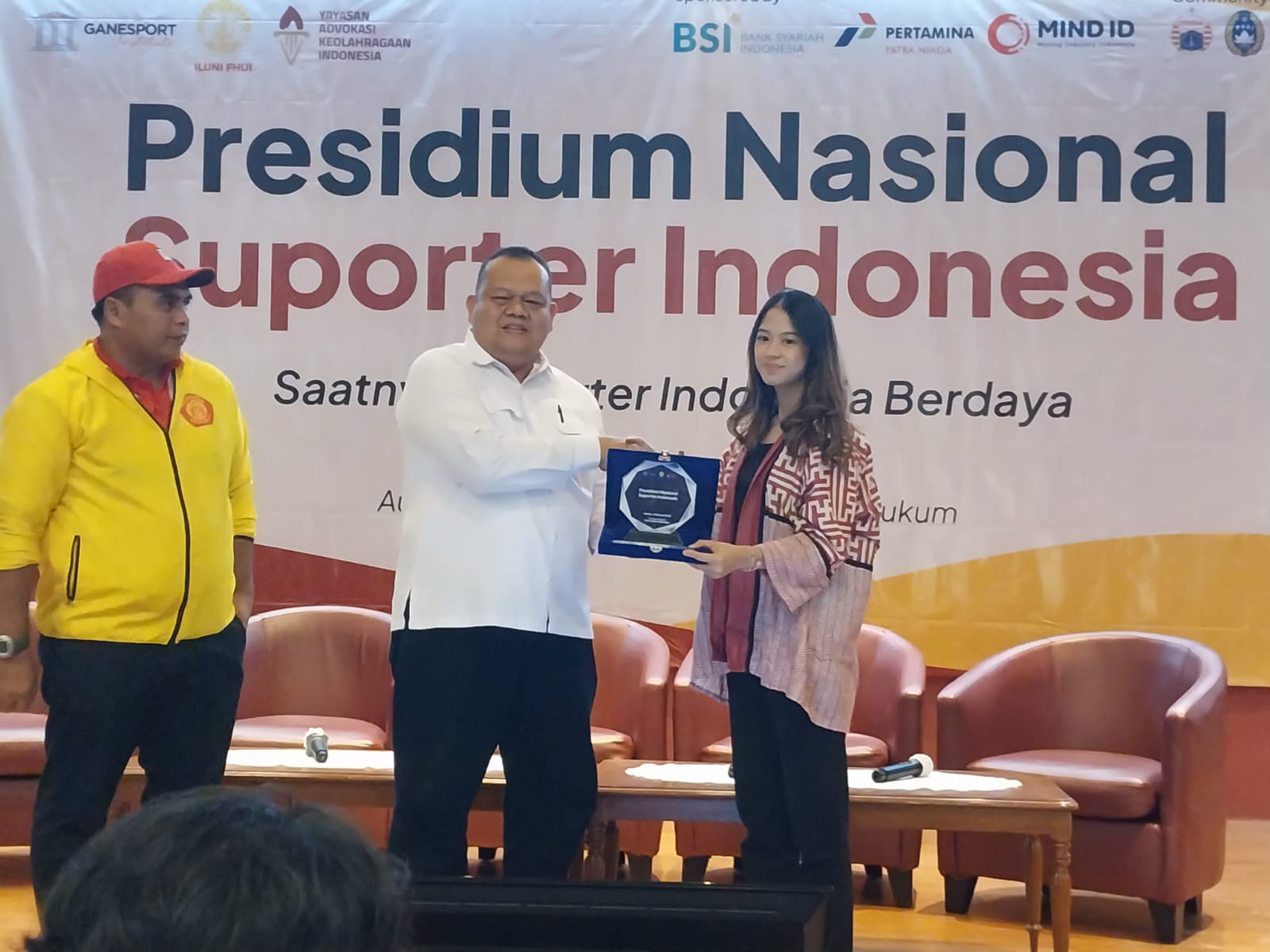 Kementerian Pemuda dan Olahraga Republik Indonesia (Kemenpora RI) menghadiri Presidium Nasional Suporter Indonesia di Auditorium Djokosoetono Fakultas Hukum Universitas Indonesia, Depok, Minggu (5/1). Kegiatan ini mengambil tema: Saatnya Suporter Indonesi