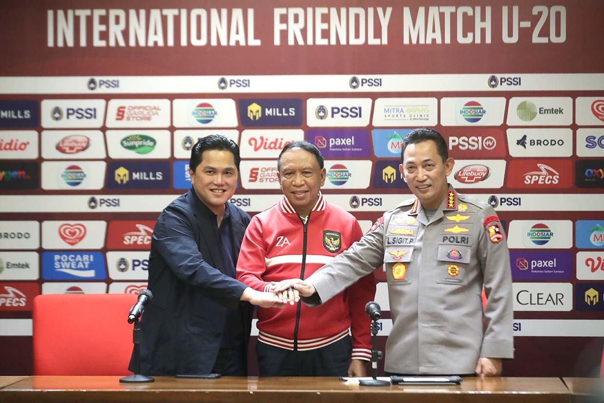 Menteri Pemuda dan Olahraga Republik Indonesia (Menpora RI) Zainudin Amali bersama Ketua Umum PSSI Erick Thohir dan Kapolri Jenderal Polisi Listyo Sigit Prabowo menggelar Press Conference dalam Upaya Penegakan Hukum pada Pengaturan Skor di Sepak Bola Tana