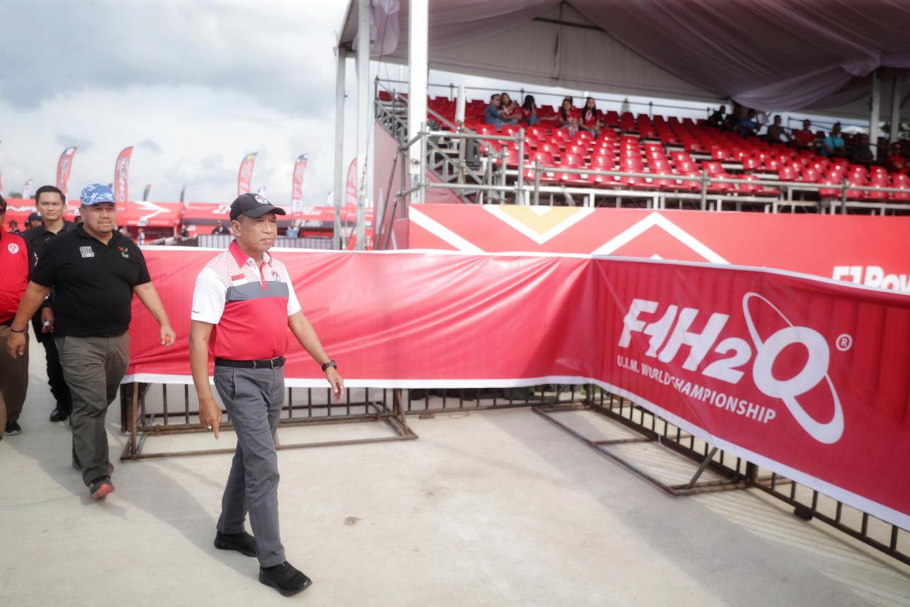 Menteri Pemuda dan Olahraga Republik Indonesia (Menpora RI) Zainudin Amali berharap ajang F1 Powerboat Danau Toba 2023 berdampak baik terhadap Indonesia. Menpora Amali ingin ajang kelas dunia ini memicu lahirnya atlet dan federasi nasional. (foto:raiky/ke 