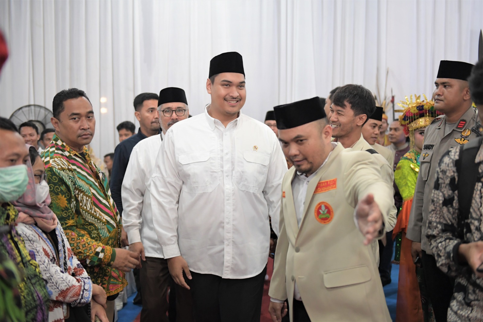 Menteri Pemuda dan Olahraga Republik Indonesia (Menpora RI) Dito Ariotedjo menghadiri acara pengukuhan Pengurus Pimpinan Pusat Pemuda Muhammadiyah periode 2023-2027 di Pusat Dakwah Muhammadiyah, Menteng, Jakarta Pusat, Jumat (14/4) malam.(foto:raiky/kemen