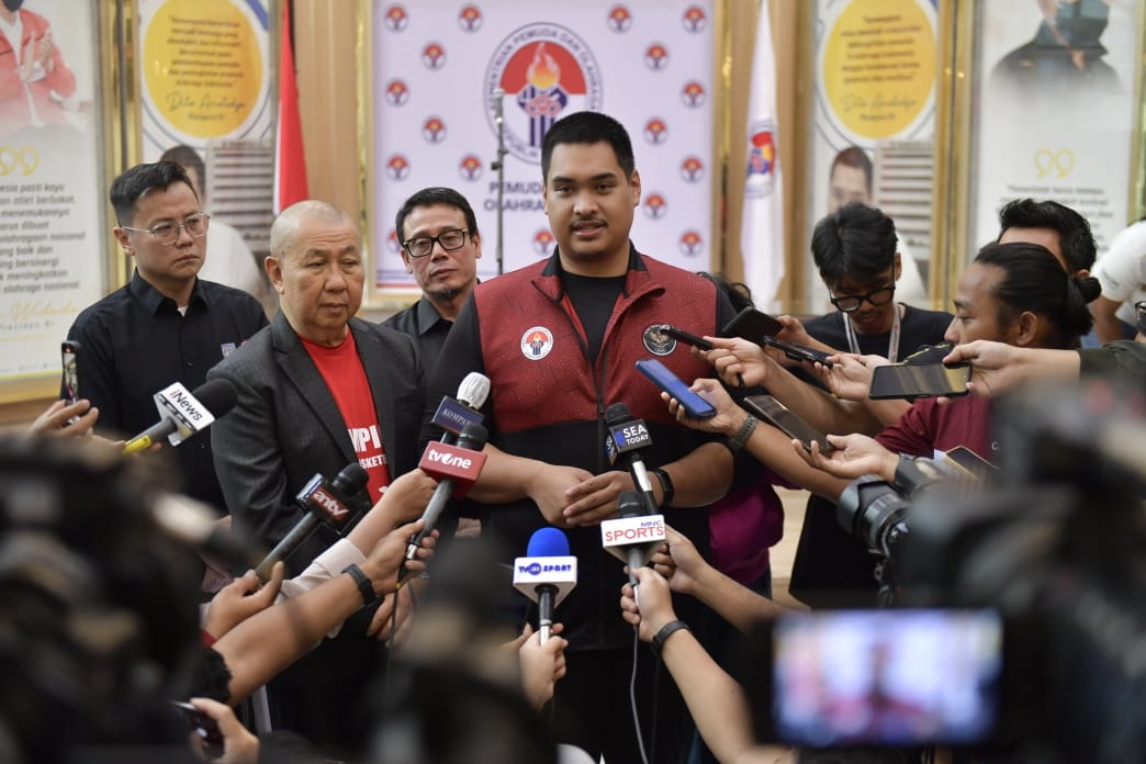 Menteri Pemuda dan Olahraga Republik Indonesia (Menpora RI) Dito Ariotedjo, meminta Pengurus Pusat Persatuan Bola Basket Seluruh Indonesia (PP PERBASI) dan Panitia Pelaksana Lokal (LOC) mampu meraih tiga sukses, sukses prestasi, administrasi dan penyelen
