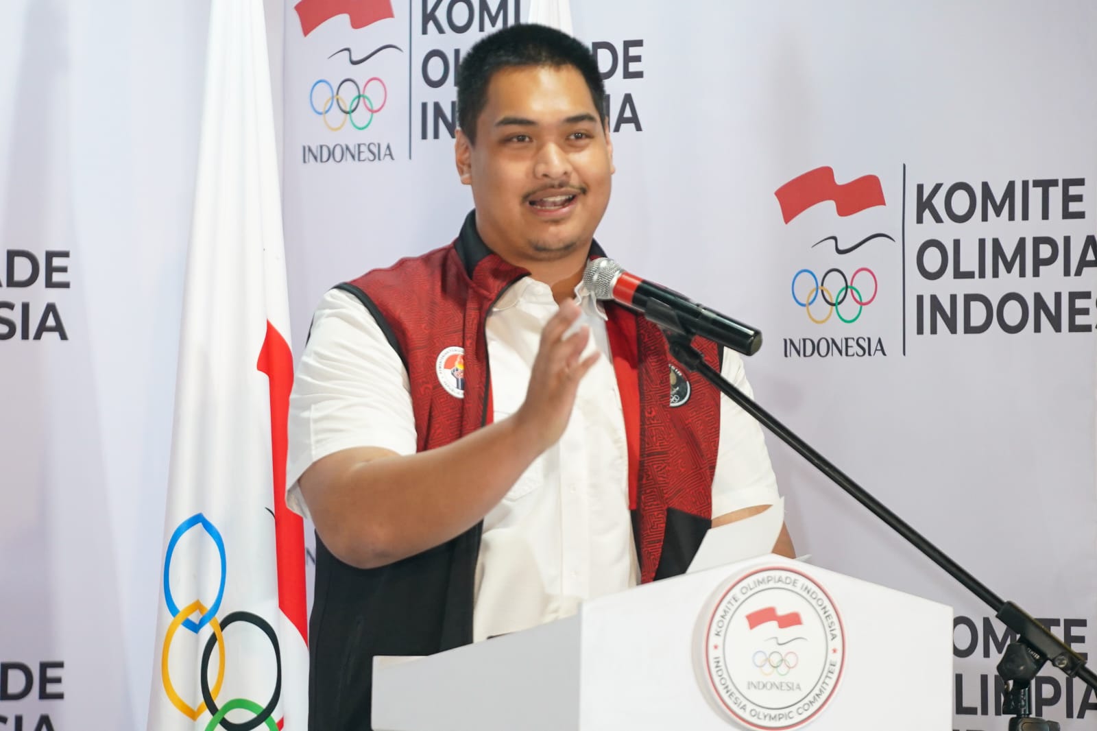 Kontingen Merah Putih telah menuai prestasi membanggakan di SEA Games 2023 Kamboja, Menpora Dito harap para atlet Indonesia mulai mempersiapkan menghadapi  Asian Games 2023 Hangzhou dan kualifikasi Olimpiade 2024 Paris.(foto: egan/kemenpora.go.id)