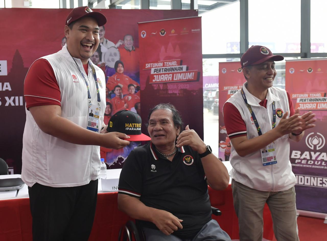 Ketua National Paralympic Committee (NPC) Indonesia Senny Marbun menyampaikan terima kasih atas dukung Menpora Dito kepada seluruh Kontingen Indonesia yang berjuang di Asean Para Games ke-12 tahun 2023 Kamboja.(foto:bagus/kemenpora.go.id)