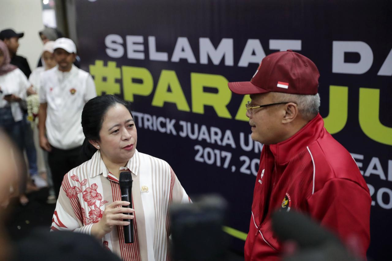Ketua DPR RI Puan Maharani bersama dengan Kemenpora RI menyambut kedatangan rombongan kontingen Indonesia yang telah menjadi Juara Umum pada ajang ASEAN Para Games 2023 Kamboja di Bandar Udara Internasional Adi Soemarmo, Sabtu (10/6).(foto:raiky/kemenpora