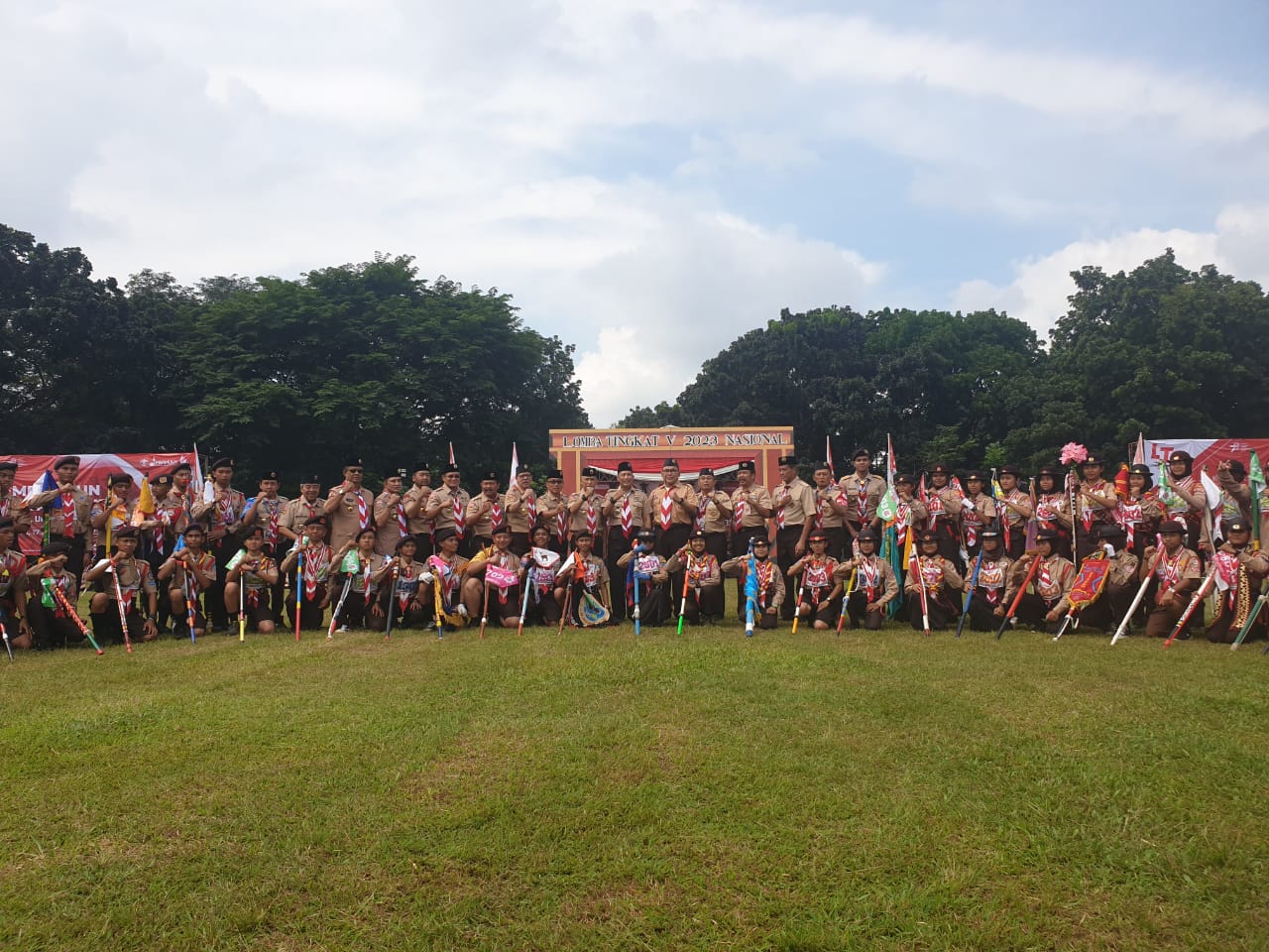 Asisten Deputi Organisasi Kepemudaan dan Kepramukaan pada Deputi Bidang Pemberdayaan Pemuda, Aris Subiyono mewakili Menteri Pemuda dan Olahraga pada Pembukaan LT-V 2023, di Lapangan Kempi 2 Bumi Perkemahan Pramuka, Cibubur, Jakarta, Minggu (18/6).(foto:is