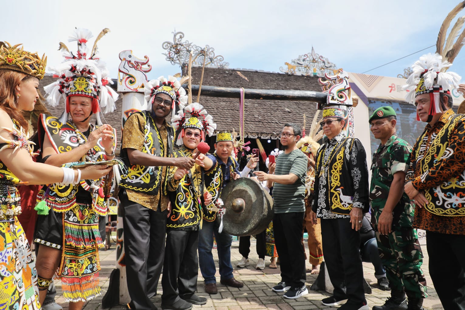 Kementerian Pemuda dan Olahraga Republik Indonesia (Kemenpora RI) menyampaikan mendukung keberlangsungan Festival Budaya Dayak Kenyah di Desa Budaya Pampang, Lamin Pemung Tawai, Kelurahan Budaya Pampang, Samarinda Utara, Kalimantan Timur. Kemenpora harap 