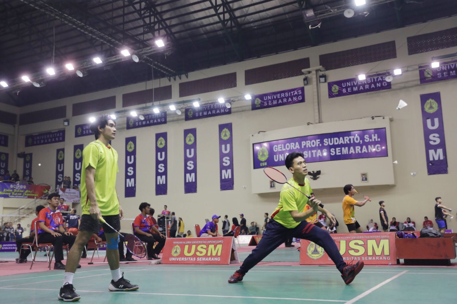 Tim regu putra-putri bulutangkis Kementerian Pemuda dan Olahraga Republik Indonesia (Kemenpora RI) berhasil meraih hasil positif di laga perdana Pekan Olahraga Nasional (PORNAS) XVI KORPRI 2023. Keduanya berhasil menang meyakinkan dengan masing-masing sko